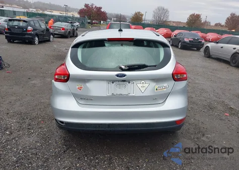 2018 Ford Focus Se z USA, uszkodzony, nr VIN 1FADP3K2XJL219597